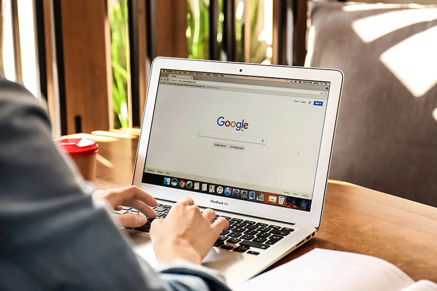écran avec page d'accueil de Google